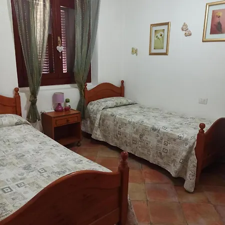 Mar Y Sol San Teodoro Lu Fraili 別荘 *